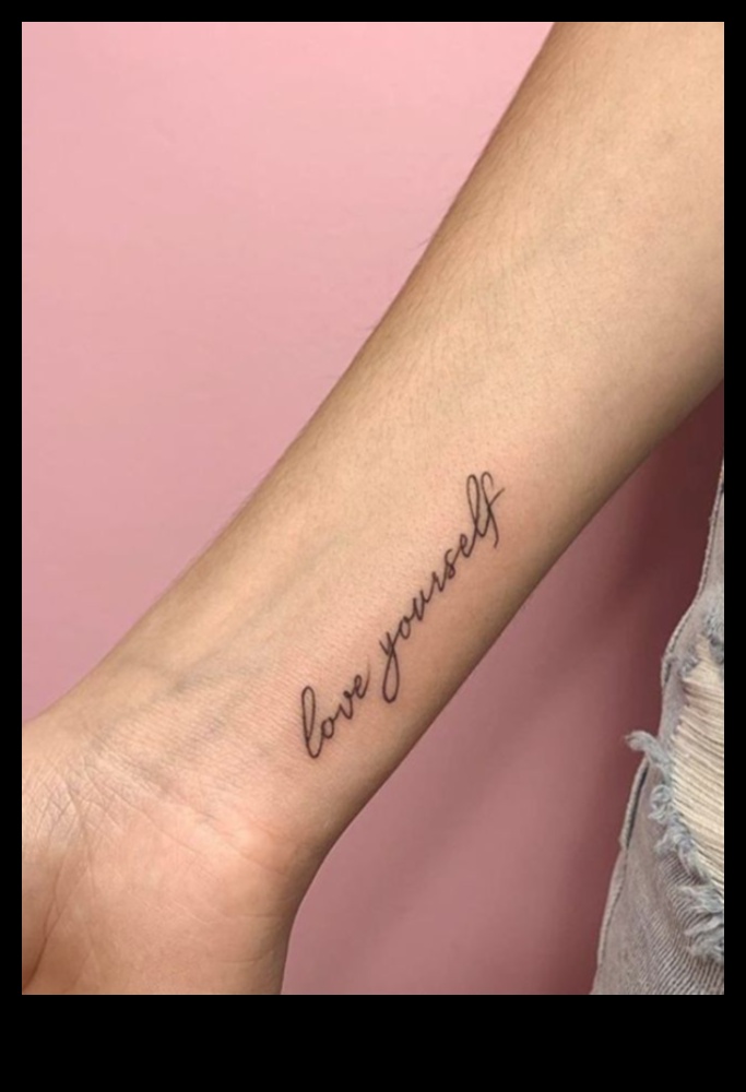 Tiny Triumphs: Stăpânirea artei tatuajelor elegante la încheietura mâinii
