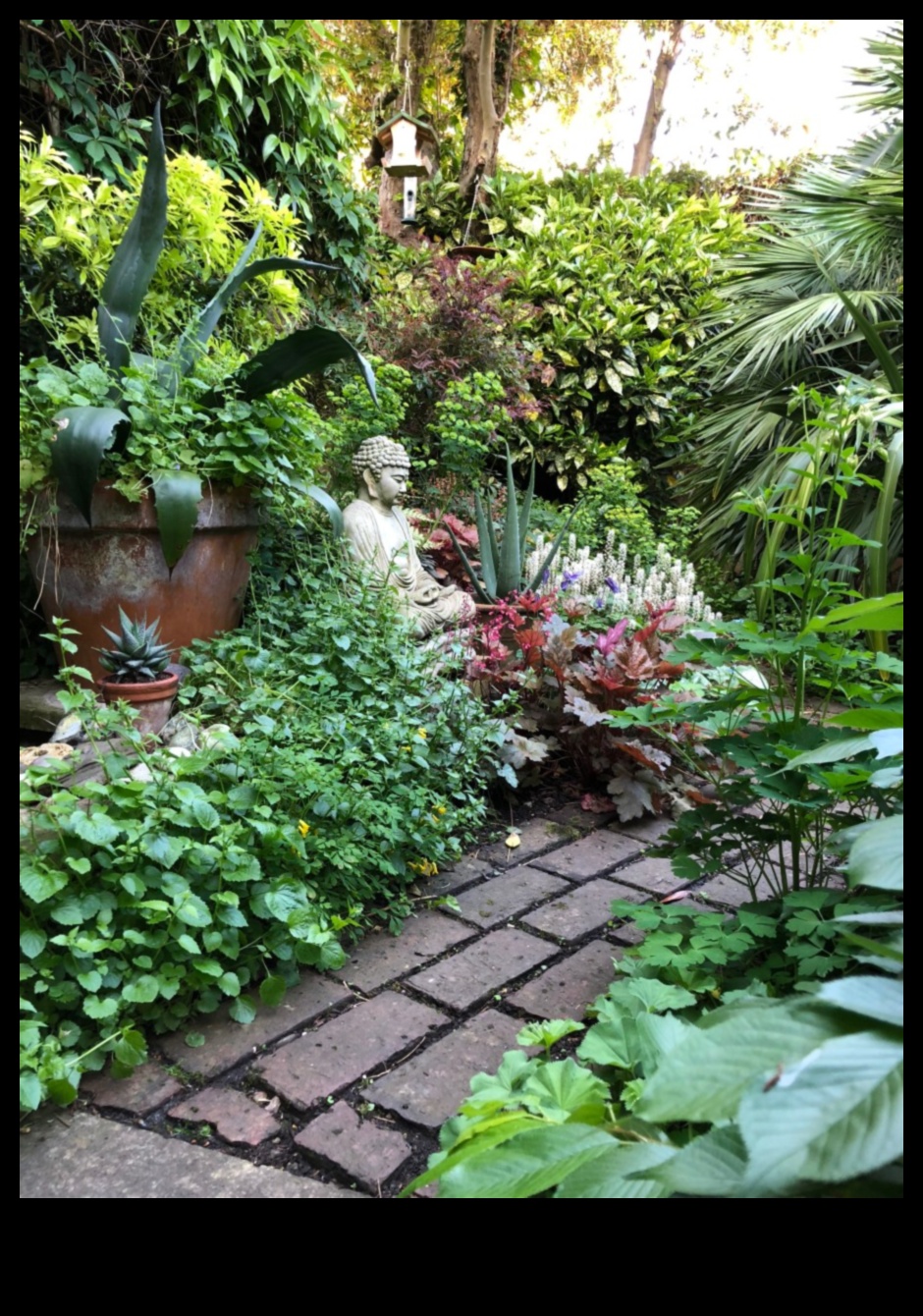 Cultivarea bucuriei: DIY-uri elegante pentru un refugiu încântător de grădină