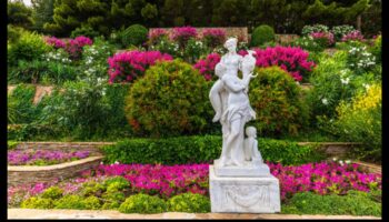 Comori de grădină: împodobește-ți spațiul cu fler artistic