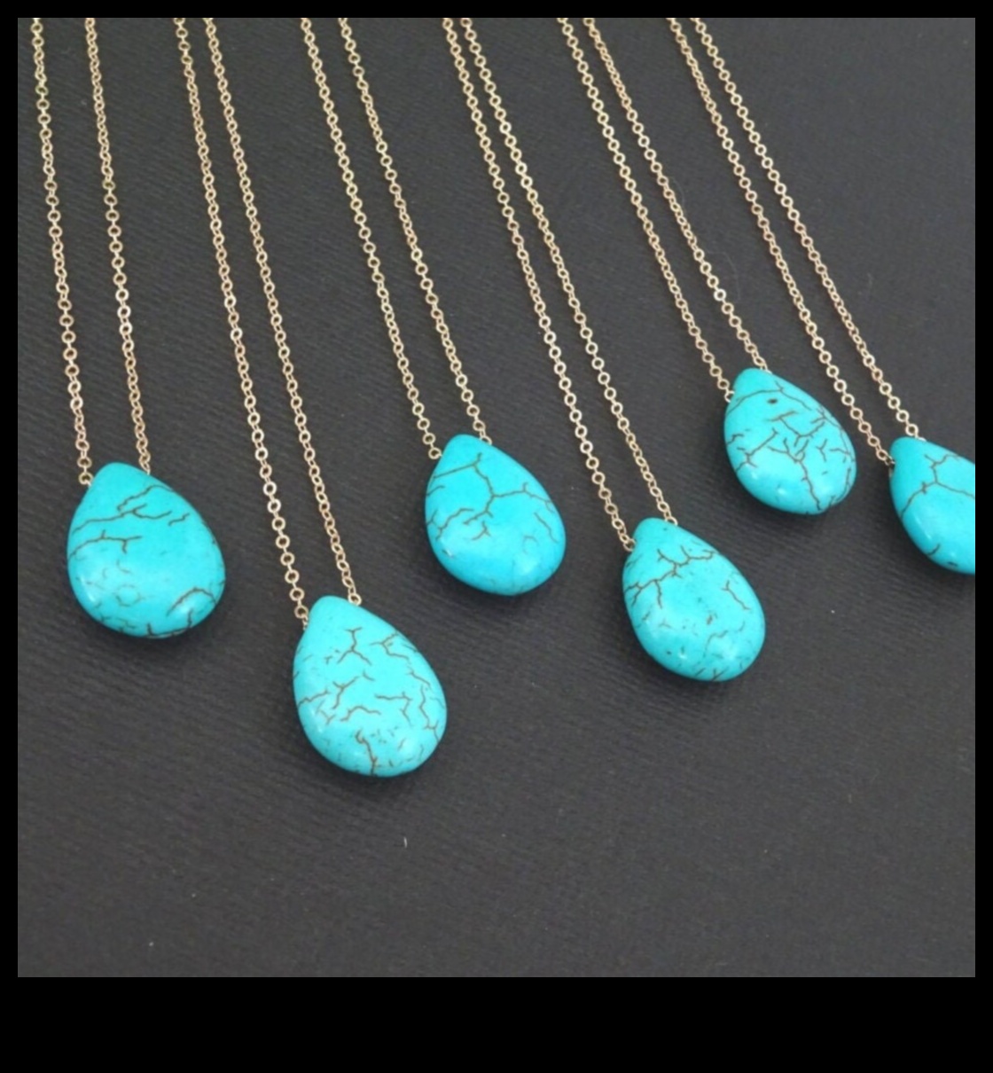 Liniște atemporală: bijuterii minimaliste pentru grație fără efort