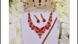 Romantism radiant: exprimă dragostea cu setul nostru de bijuterii romantice