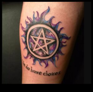 Semne ale sufletului: dezlegarea cronicilor simbolice de tatuaje