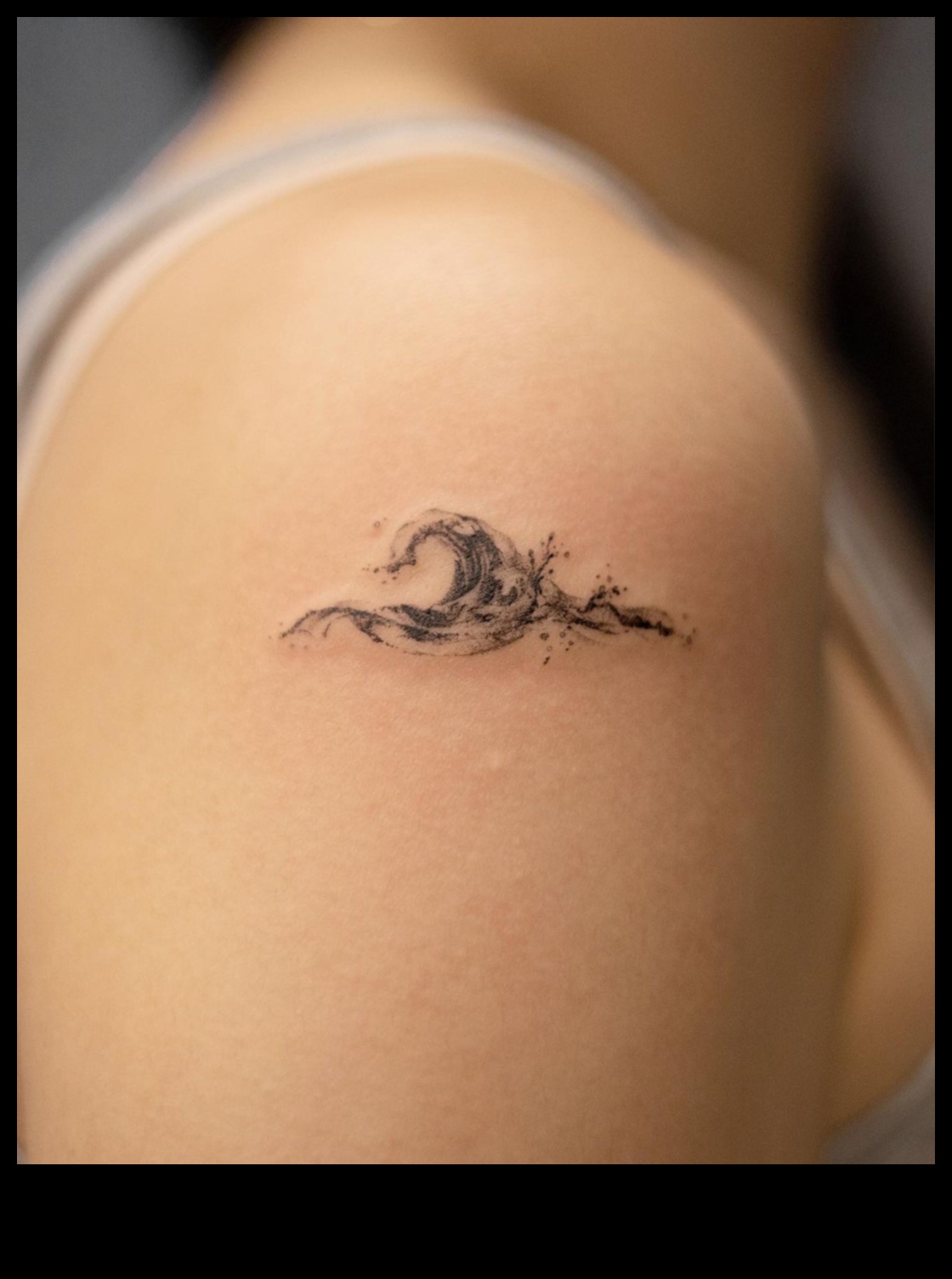 Serene Ink: Idei de tatuaje liniștite și calmante