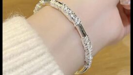 Wrist Bliss orbiește cu scris cu brățări rafinate oricine vor inhata ca capetele să se întoarcă 4 Wrist Bliss: orbiți cu stil cu brățări rafinate